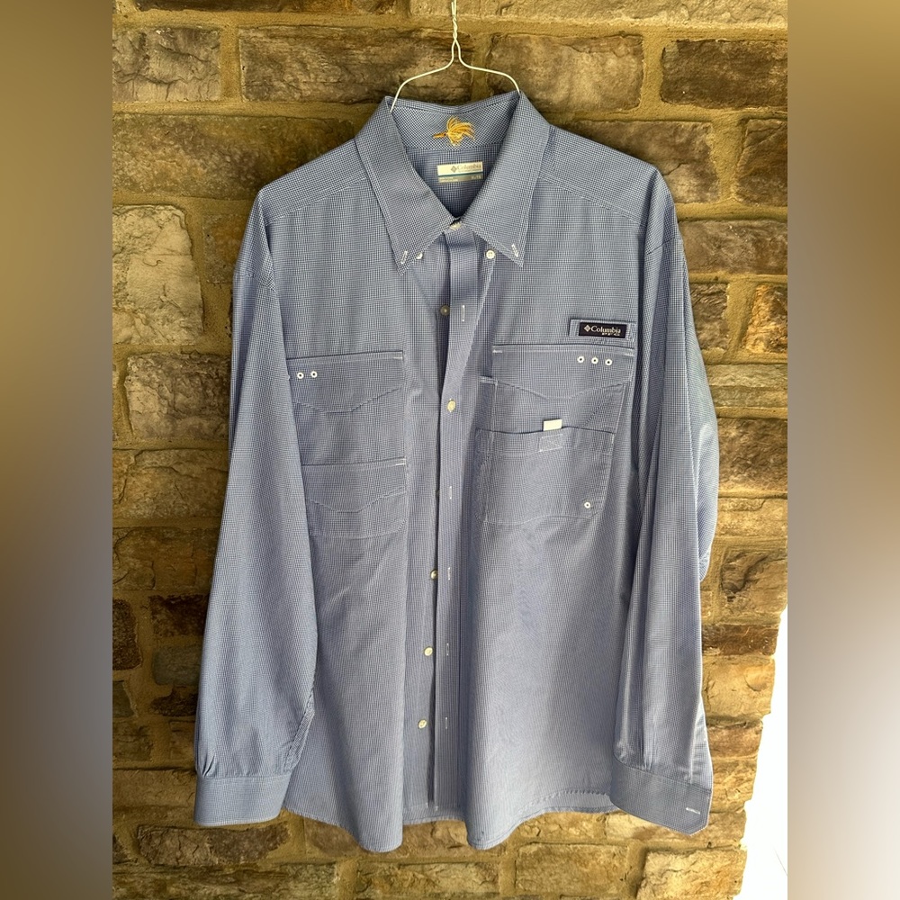 Men’s XL Blue plaid Columbia long sleeve fly fishing shirt. 100% cotton.